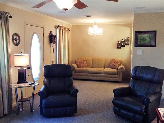 3rd image of 1717 Bowie Dr