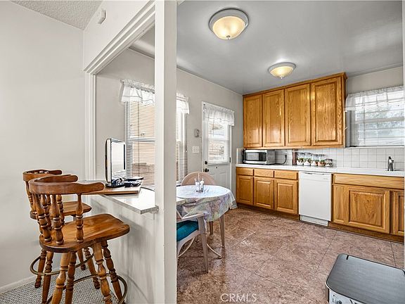4th image of 13316 S Wilton Pl
