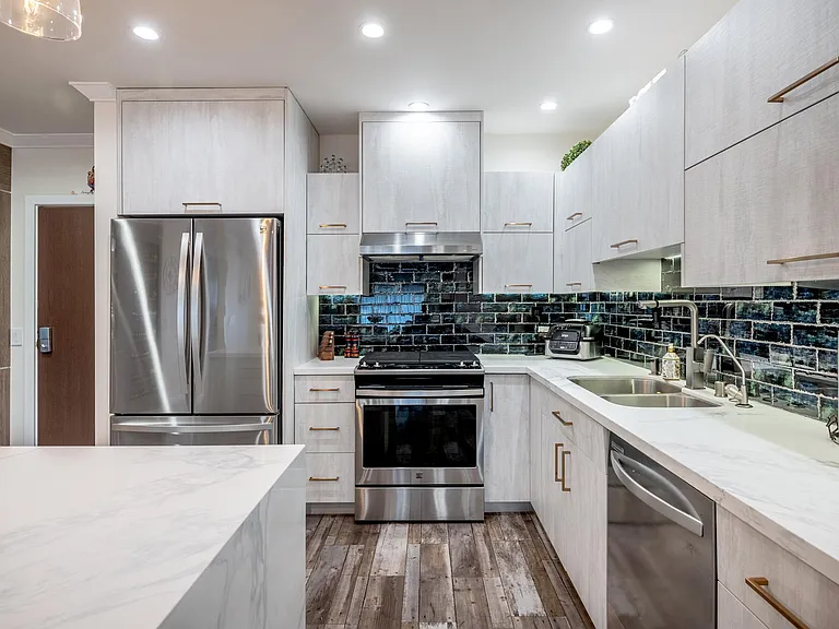 330 N Jackson St #316 — Photo 14