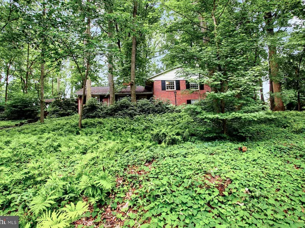 108 Oakridge Dr, New Holland, PA 17557