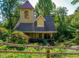 1429 Arbon Dr, Gatlinburg, TN 37738