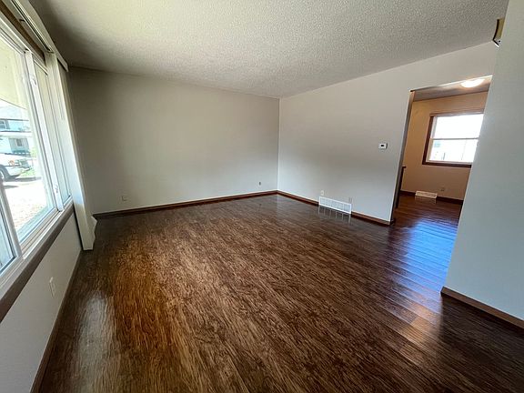 2nd image of 3804 S Hawthorne Ave APT 3