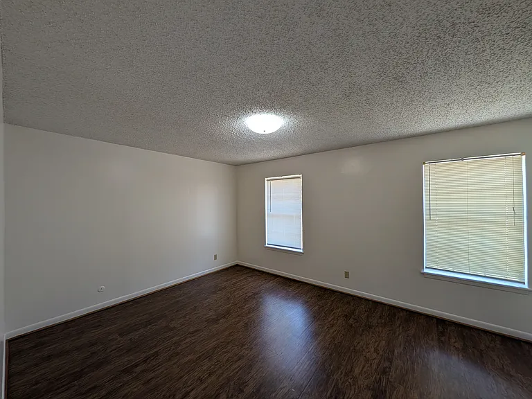 403 W Heritage Dr — Photo 5