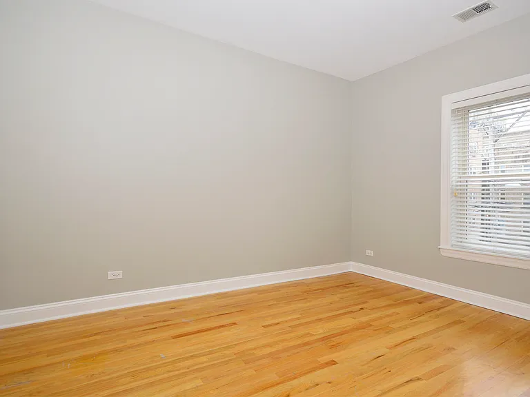 1057 W Thorndale Ave #2E — Photo 10