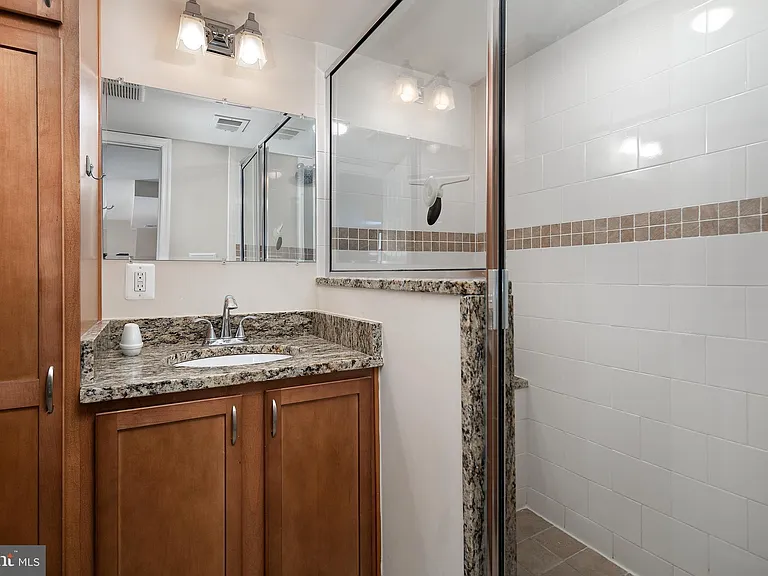 4428 Vermont Ave — Photo 11