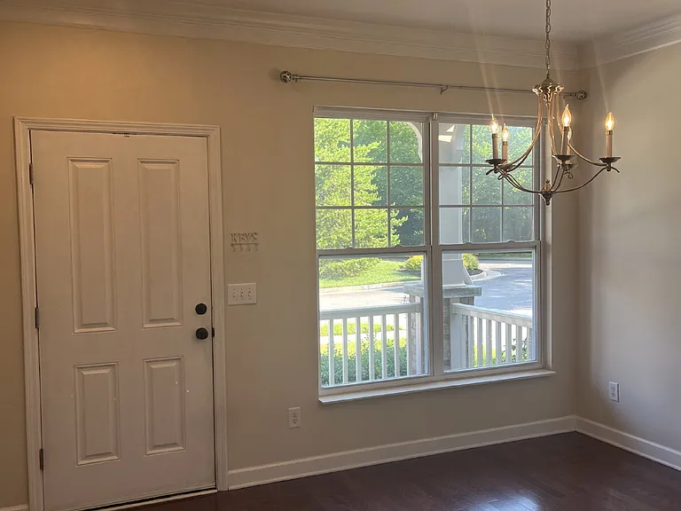 7529 Kemberton Ct — Photo 2