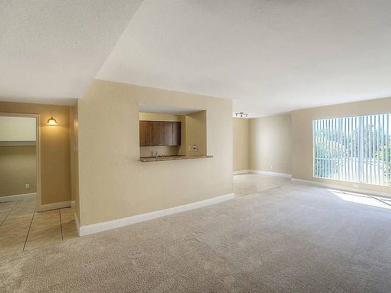 ASHTON PLACE APARTMENTS — Photo 8