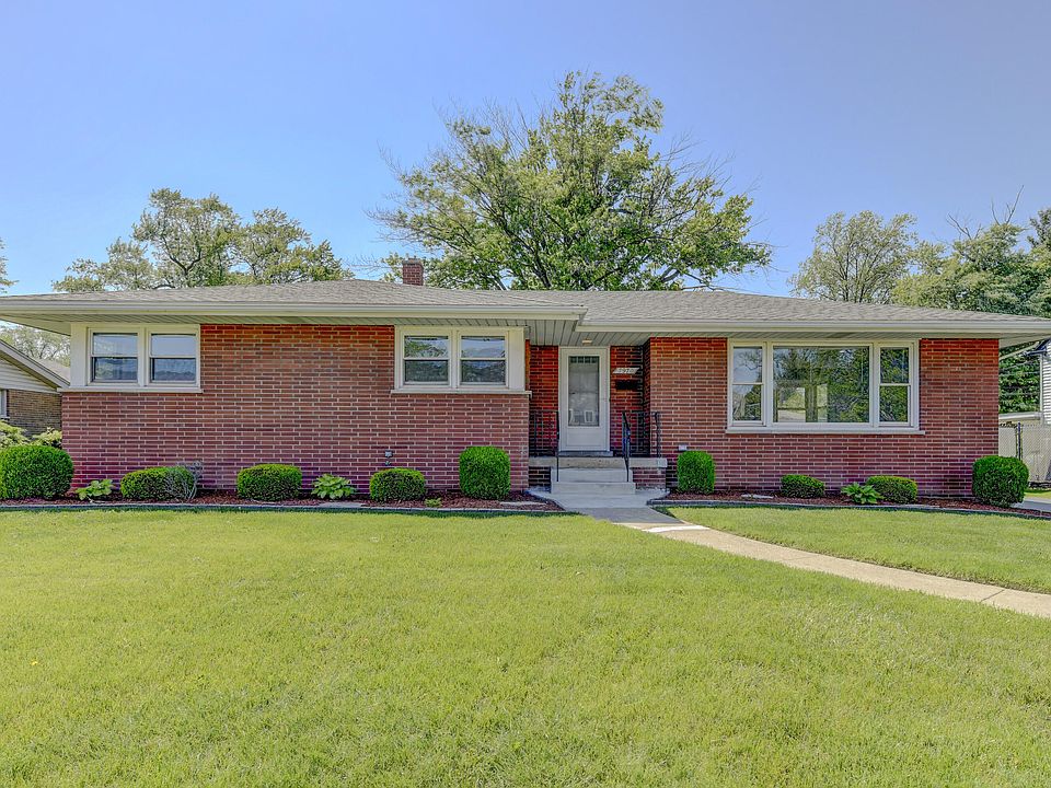 1st image of 7970 Northcote Ave