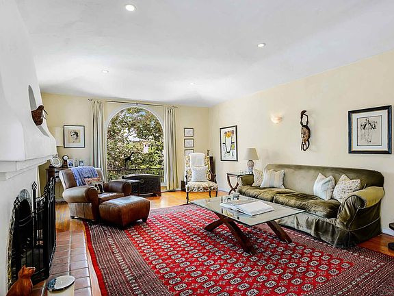 4th image of 347-349 N Croft Ave
