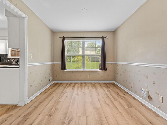 5th image of 9891 Potomac Ct