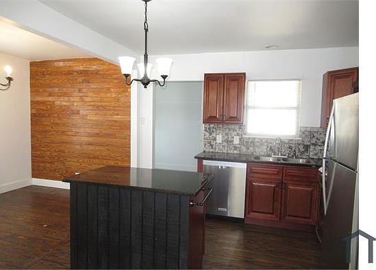4th image of 171 W Wildwood