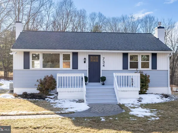 734 Sugars Bridge Rd, West Chester, PA 19380