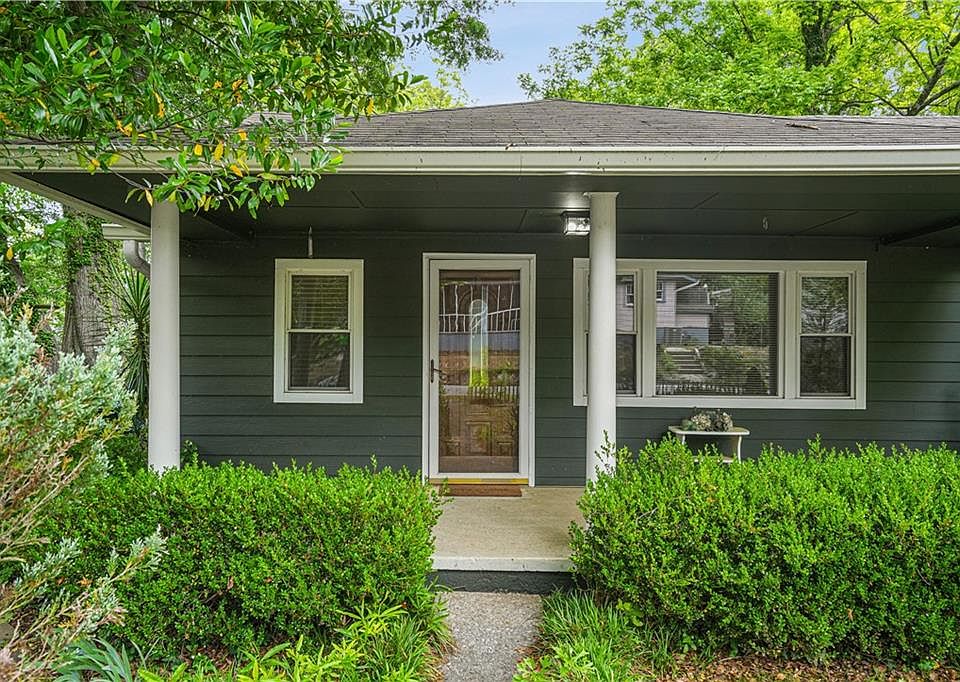 1st image of 1084 Edie Ave SE