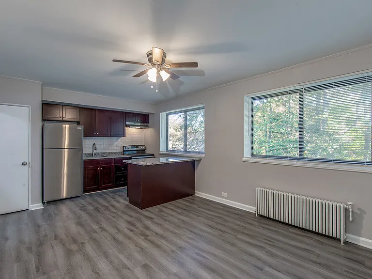 Parkway Garden Apartments — Photo 13
