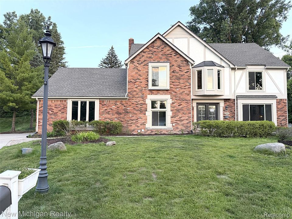 1st image of 650 Deerfield Ct