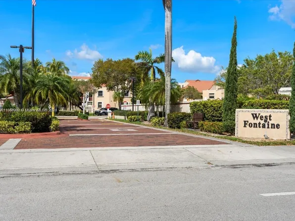 10253 NW 9th Street Cir #4076, Miami, FL 33172