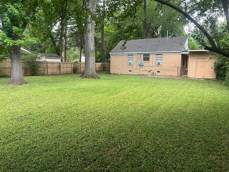 800 Berry Rd — Photo 25
