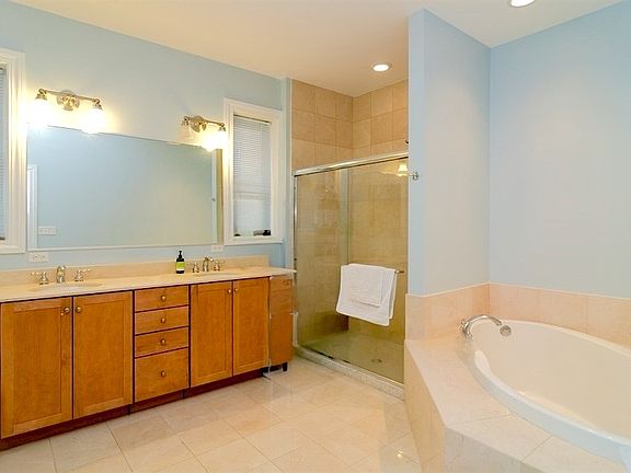 3rd image of 5127 N Damen Ave APT C