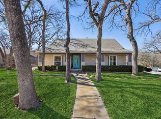 906 N Bowen Rd, Arlington, TX 76012