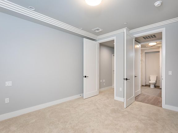 4th image of 1350 Roxbury Dr APT 210