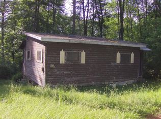 17 Oakwood Rd, Brimfield, MA 01010