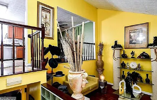 9509 Vermell Pl — Photo 17