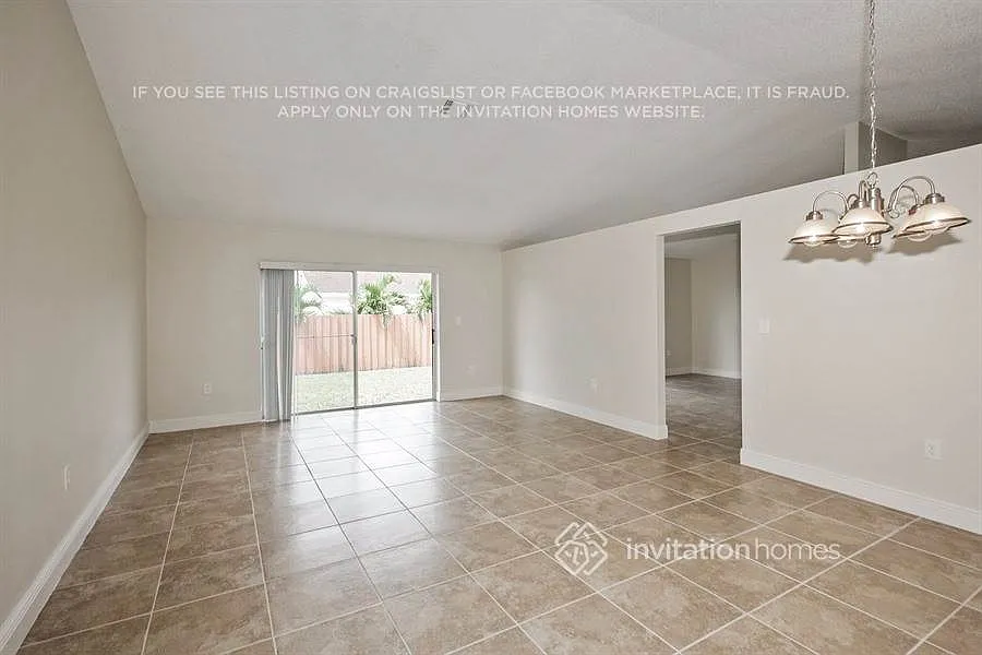 19432 NW 62nd Ct Hialeah, FL 33015 — Photo 4