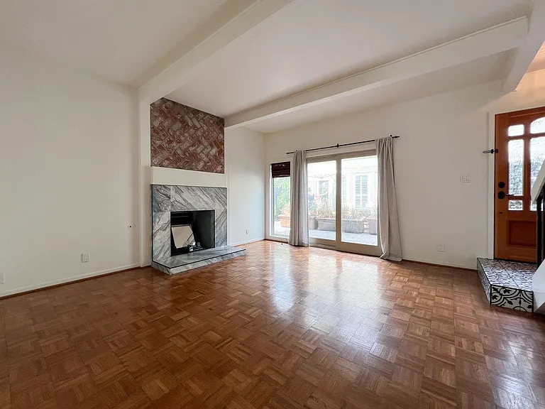 937 Hunt Ave — Photo 5
