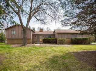 2399 Hillendale Dr, Rochester Hills, MI 48309