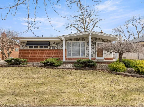 7484 N Charlesworth St, Dearborn Heights, MI 48127