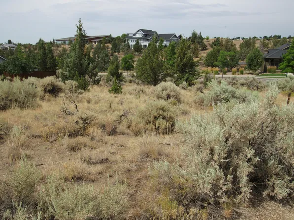 362 SE Wildflower Dr, Madras, OR 97741