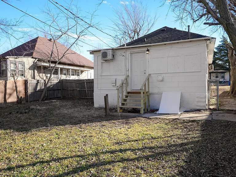 607 N Evans Ave — Photo 32