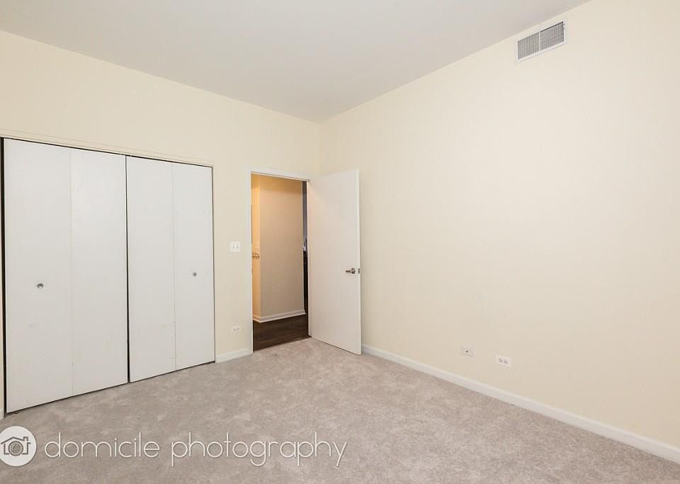 1st image of 2307 W Wolfram St APT 214F