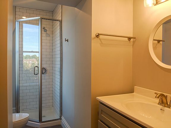 3rd image of 3756 California Ave #3W