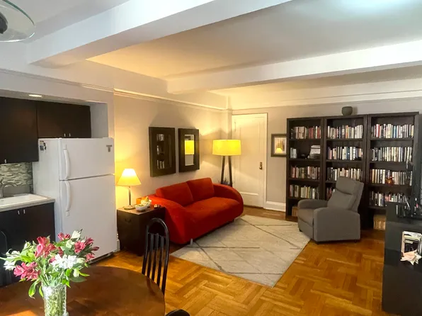 410 Central Park West 3C image 2 of 12