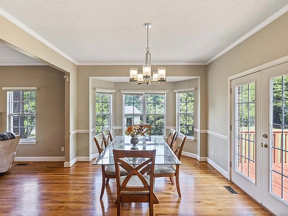 5th image of 132 Shoreview Dr