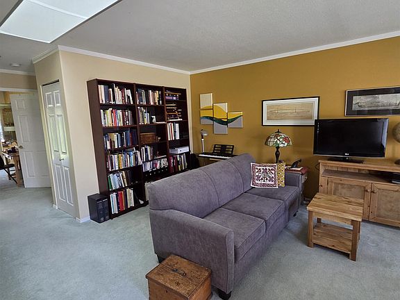 2nd image of 767 North Rd #6