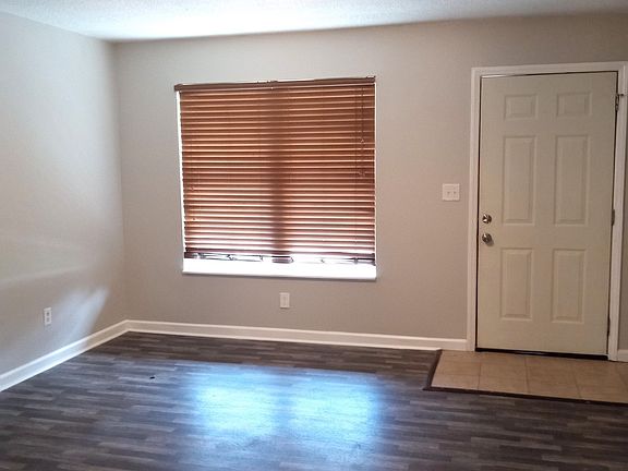 5th image of 2928 Dahlia Dr