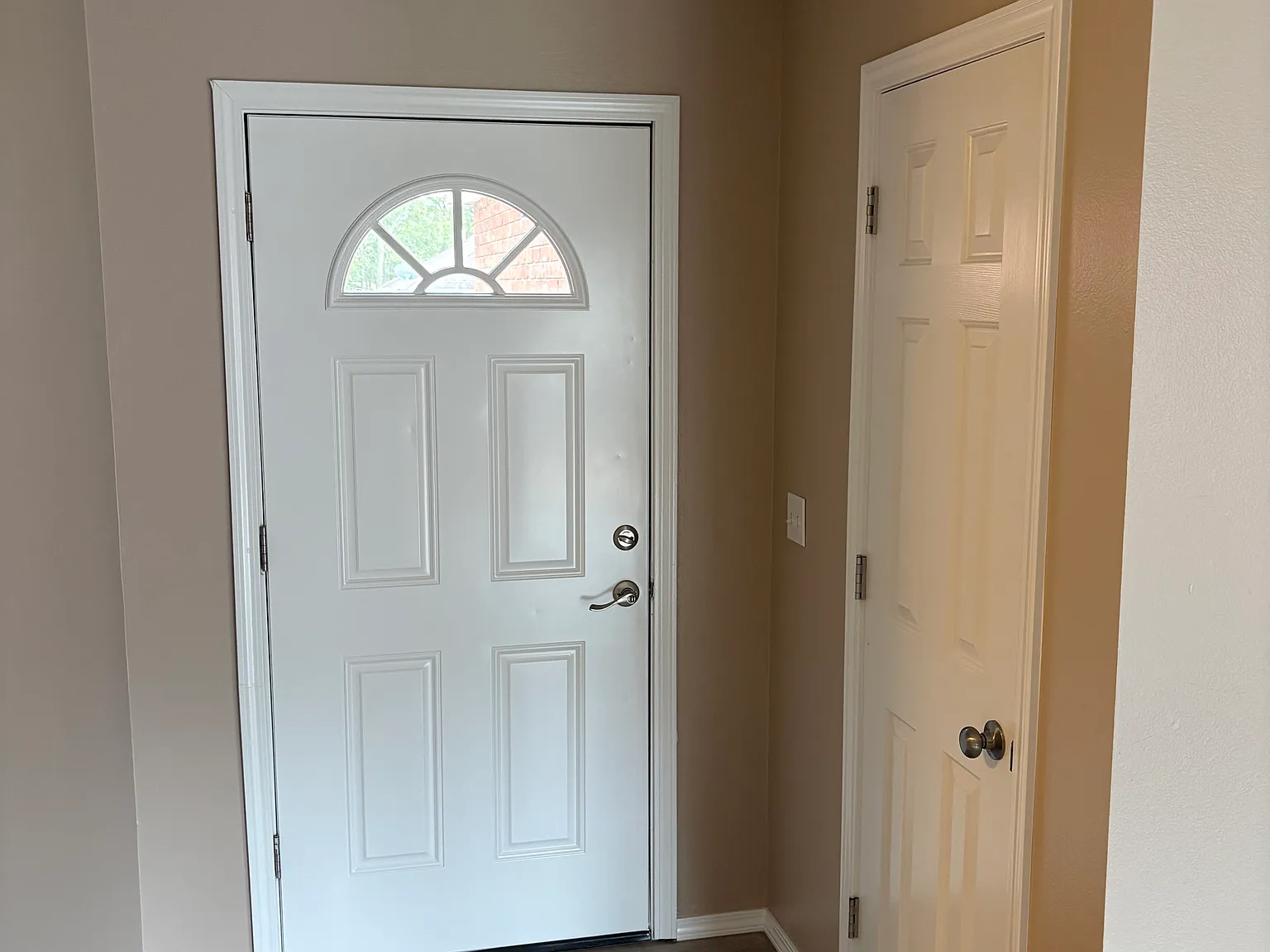 3419 W Erie Street — Photo 3