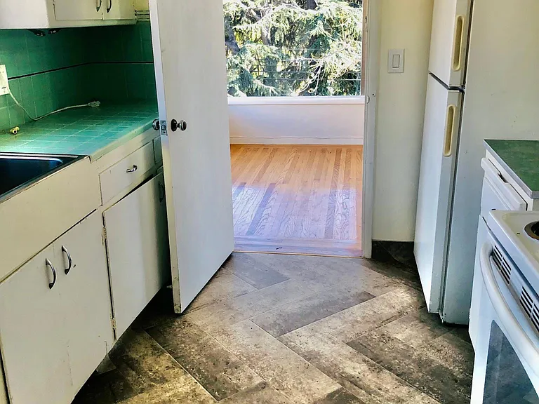 2450 Warring St #35 — Photo 7