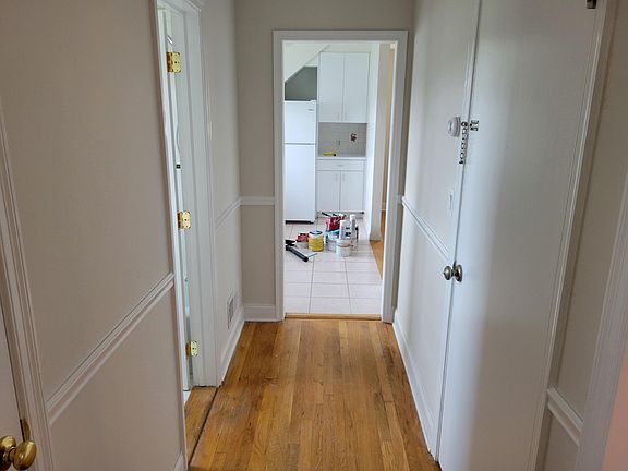 4th image of 115 Rockwell St #2