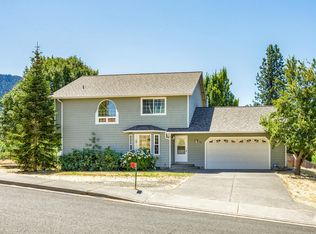 161 Robertson Ln, Grants Pass, OR