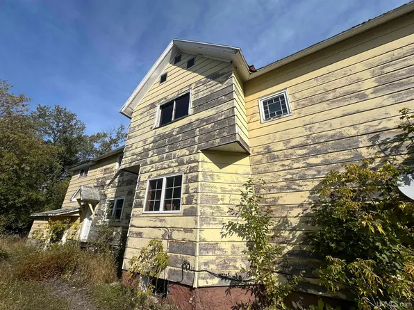 115 Amygdaloid St, Laurium, MI 49913