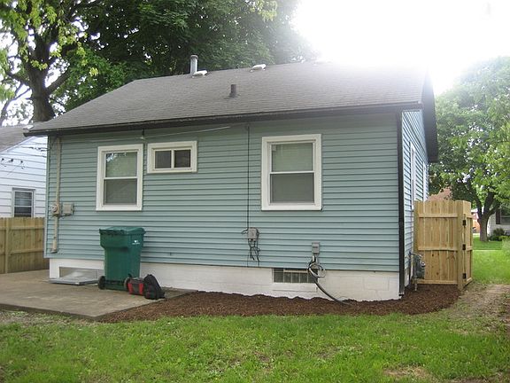 4th image of 406 S Park Dr