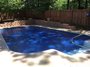 528 Club View Dr, Glencoe, AL 35905