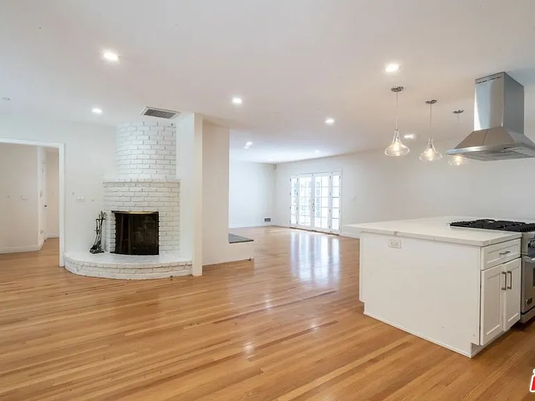 2201 Coldwater Canyon Dr — Photo 7