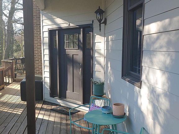 3rd image of 614 Laurel Dr