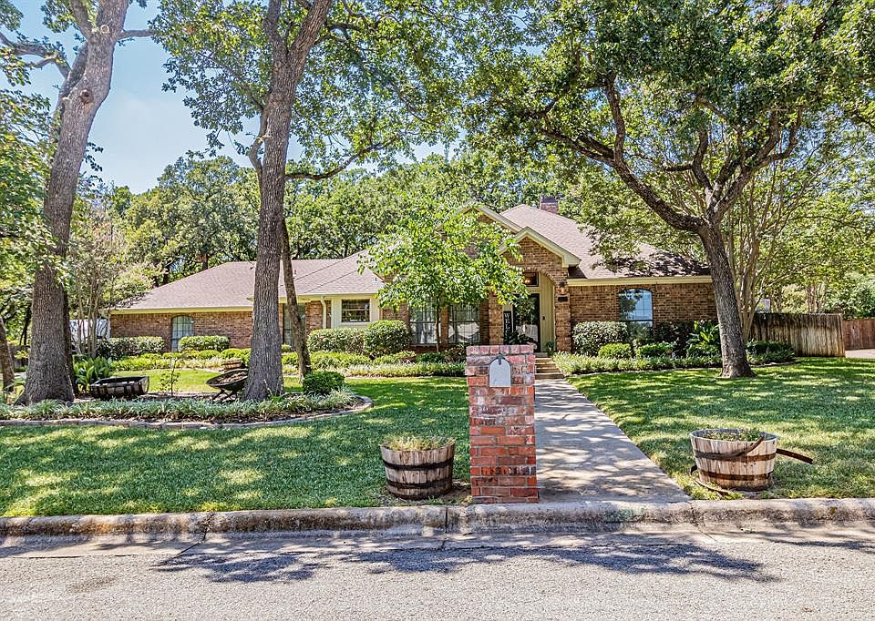 1st image of 1138 Misty Oaks Ln