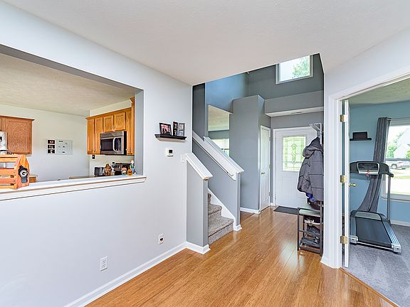 4th image of 5776 Independence Ave