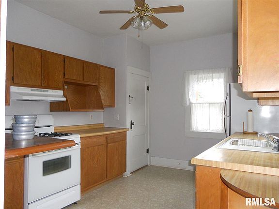 3rd image of 610 W Washington St #9F
